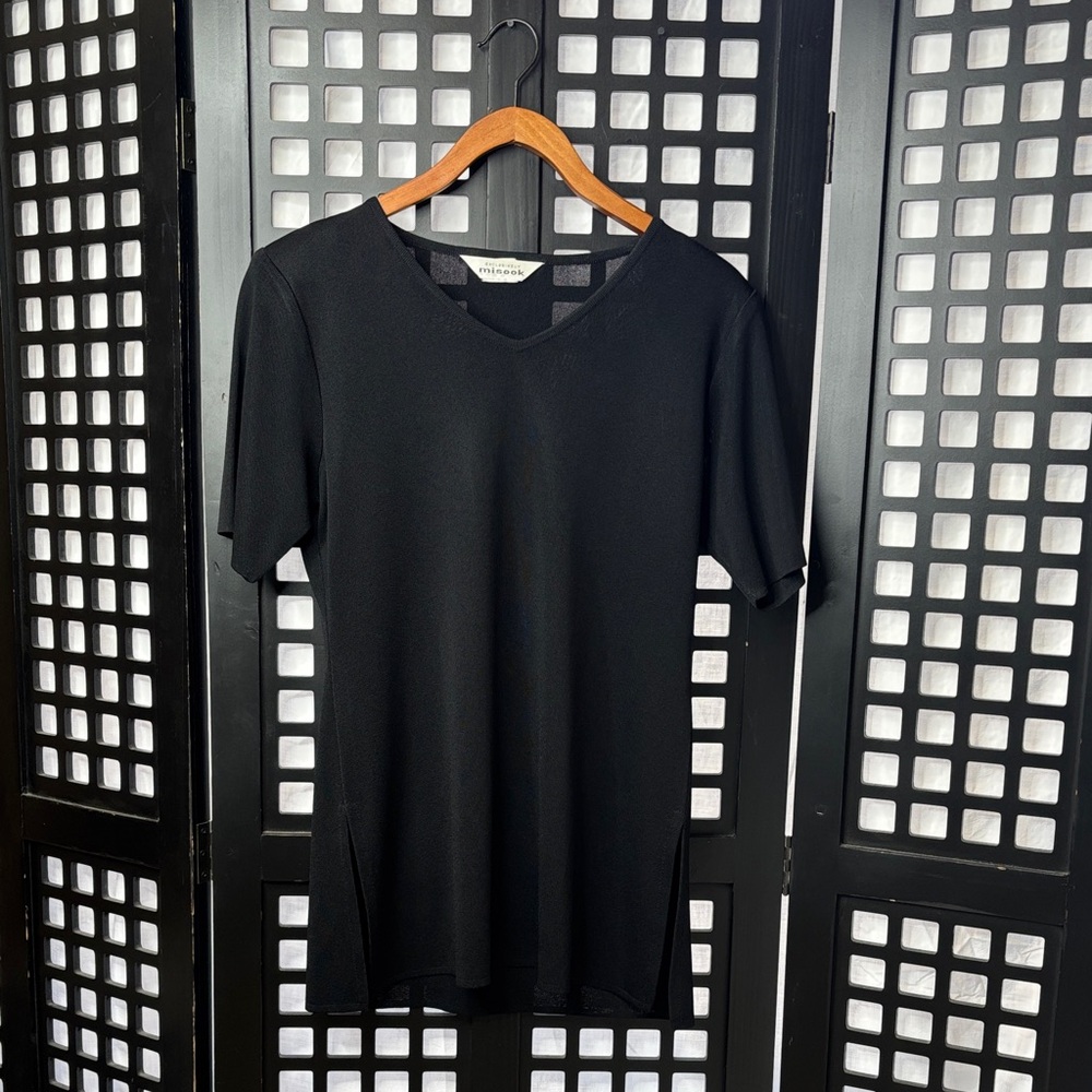 🖤Misook Black V-Neck Blouse Lightweight Stretch Top Women Small Work / Travel